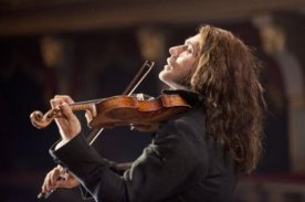il-violinista-del-diavolo-david-garrett-nel-ruolo-di-niccolo-paganini-in-una-scena-del-film-298659_jpg_351x0_crop_q85